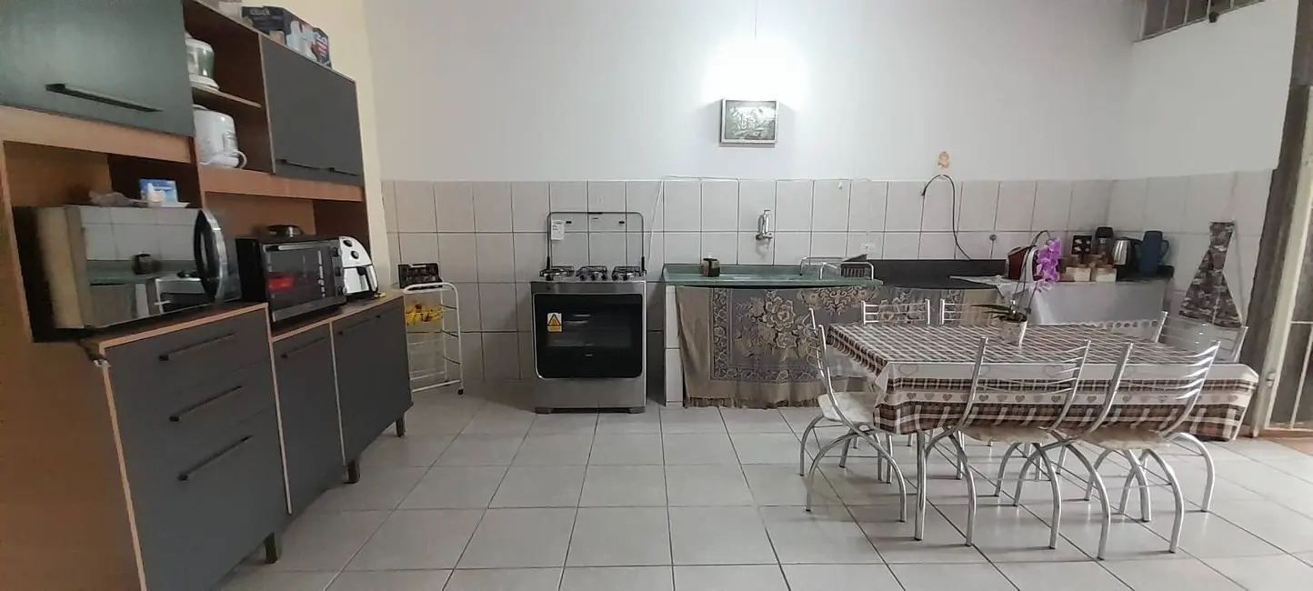 Foto 4 de Casa com 5 quartos à venda, 250m2 em Ubatuba - SP