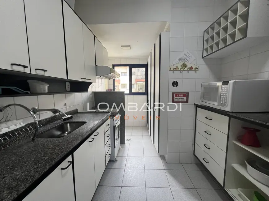 Foto 2 de Apartamento com 3 quartos à venda, 140m2 em Ubatuba - SP