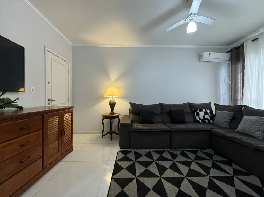 Apartamento com 3 quartos à venda, 90m2 em Centro, Ubatuba - SP - imagem 3 Foto 3 de Apartamento com 3 quartos à venda, 90m2 em Centro, Ubatuba - SP