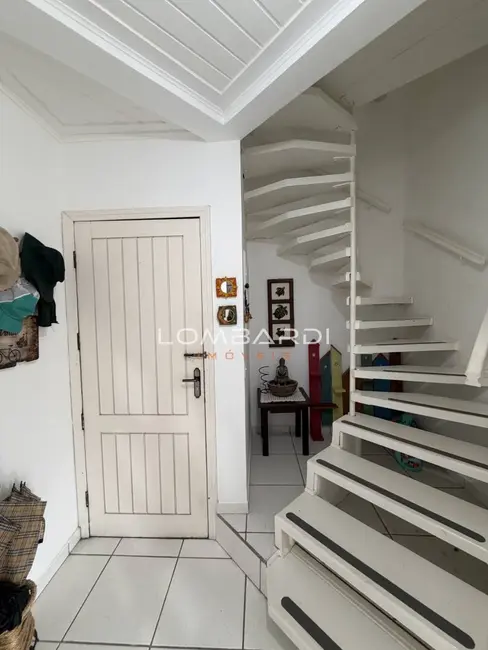 Foto 2 de Apartamento com 3 quartos à venda, 96m2 em Ubatuba - SP