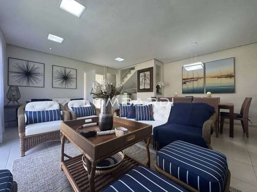 Foto 1 de Casa com 4 quartos à venda, 155m2 em Ubatuba - SP