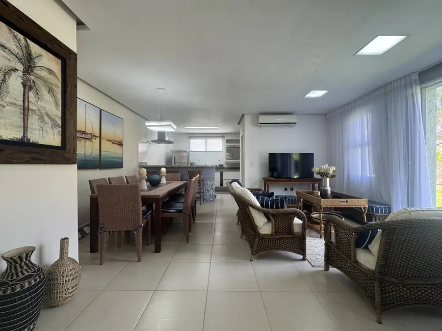 Foto 7 de Casa com 4 quartos à venda, 155m2 em Ubatuba - SP