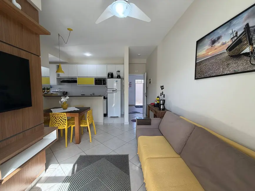 Foto 2 de Casa com 2 quartos à venda, 58m2 em Ubatuba - SP