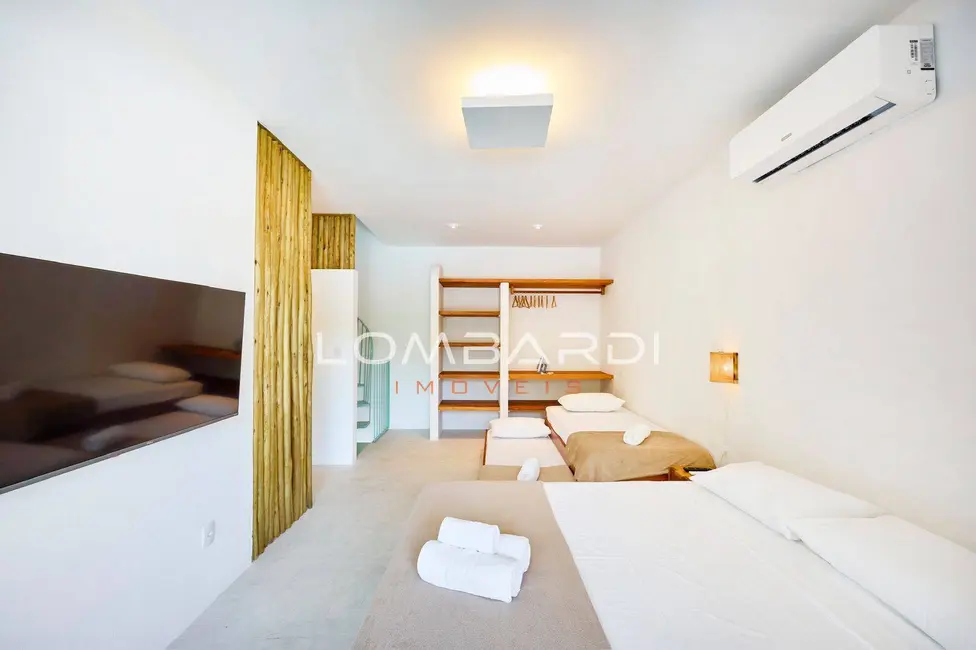 Foto 6 de Casa com 4 quartos à venda, 670m2 em Ubatuba - SP