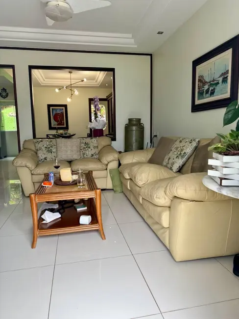 Foto 4 de Apartamento com 3 quartos à venda, 136m2 em Ubatuba - SP