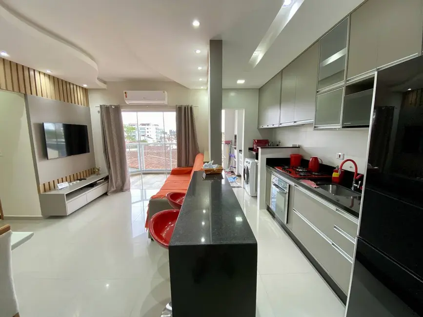 Foto 2 de Apartamento com 2 quartos à venda, 73m2 em Centro, Ubatuba - SP