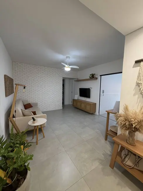 Foto 6 de Apartamento com 2 quartos à venda, 77m2 em Ubatuba - SP
