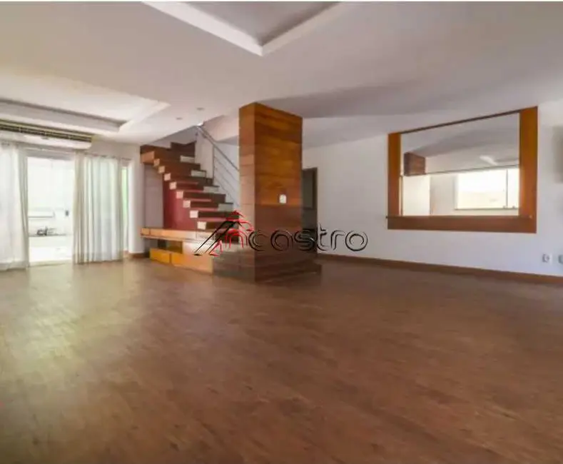 Casa de Condomínio com 6 quartos à venda e para alugar, 400m2 em Rio De Janeiro - RJ - imagem 7 Foto 7 de Casa de Condomínio com 6 quartos à venda e para alugar, 400m2 em Rio De Janeiro - RJ