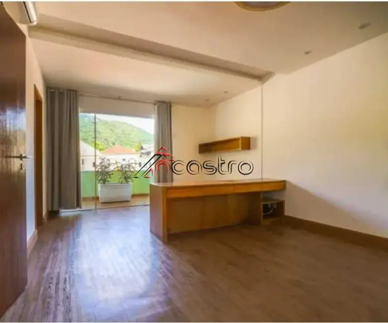 Casa de Condomínio com 6 quartos à venda e para alugar, 400m2 em Rio De Janeiro - RJ - imagem 5 Foto 5 de Casa de Condomínio com 6 quartos à venda e para alugar, 400m2 em Rio De Janeiro - RJ