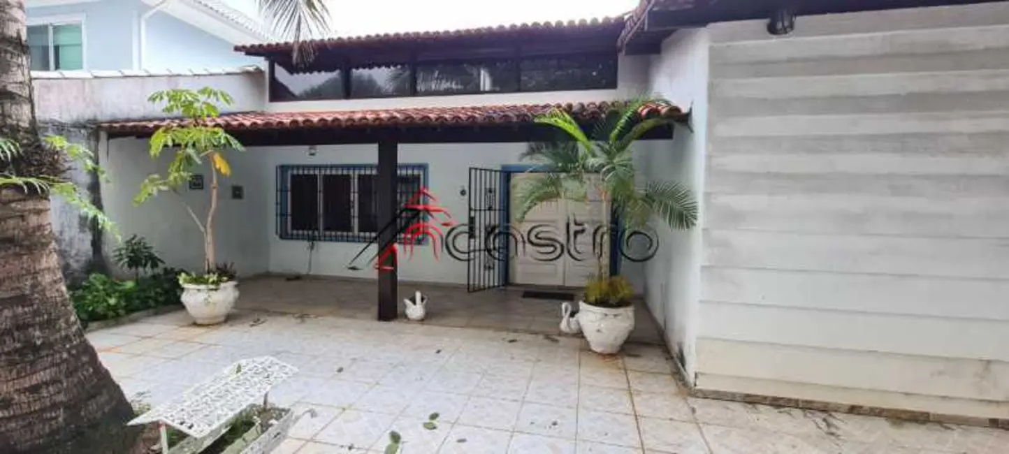 Casa com 5 quartos à venda, 420m2 em Rio De Janeiro - RJ - imagem 2 Foto 2 de Casa com 5 quartos à venda, 420m2 em Rio De Janeiro - RJ