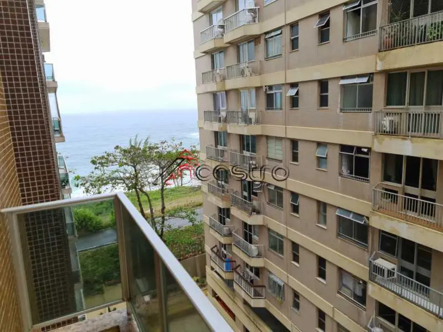 Foto 2 de Apartamento com 4 quartos à venda, 185m2 em Rio De Janeiro - RJ