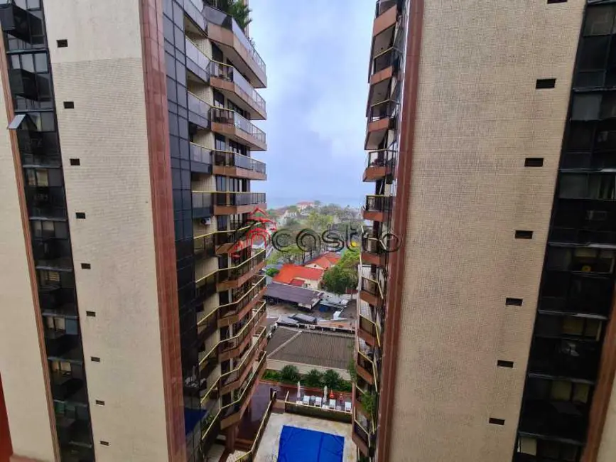 Foto 3 de Apartamento com 4 quartos à venda, 185m2 em Rio De Janeiro - RJ