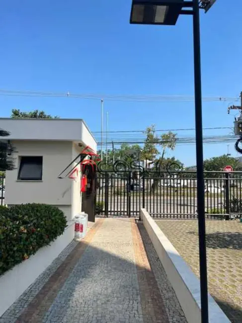 Foto 2 de Apartamento com 3 quartos para alugar, 75m2 em Rio De Janeiro - RJ