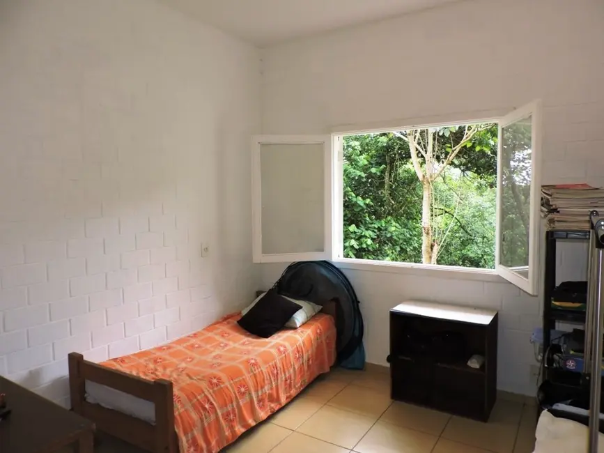 Foto 9 de Casa com 4 quartos à venda, 205m2 em Jardim Indaiá, Embu Das Artes - SP