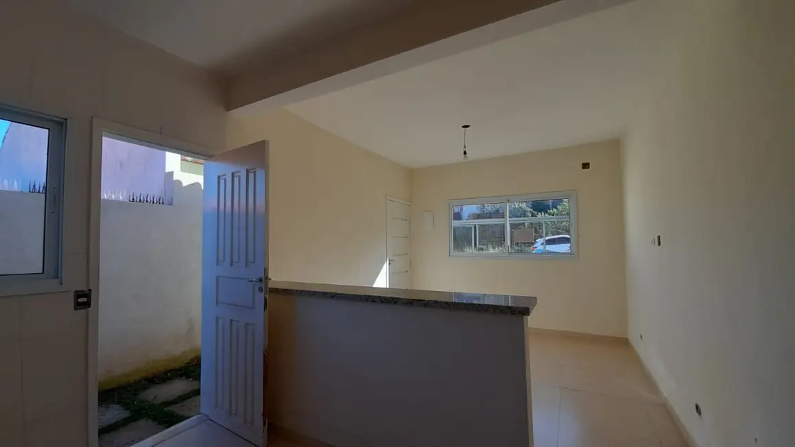 Casa com 2 quartos à venda, 125m2 em Jardim Japão (Caucaia do Alto), Cotia - SP - imagem 3 Foto 3 de Casa com 2 quartos à venda, 125m2 em Jardim Japão (Caucaia do Alto), Cotia - SP