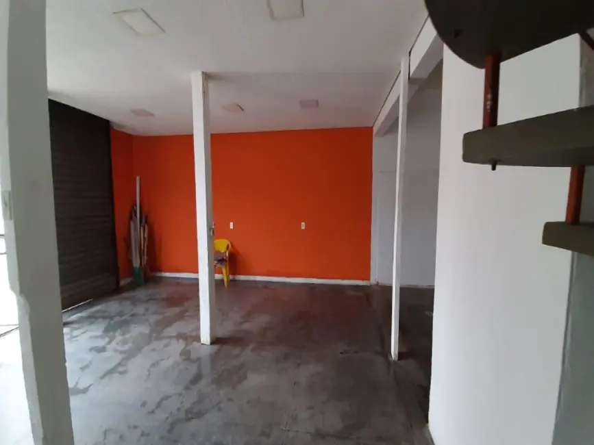 Armazém / Galpão à venda, 300m2 em Centro, Itapevi - SP - imagem 7 Foto 7 de Armazém / Galpão à venda, 300m2 em Centro, Itapevi - SP