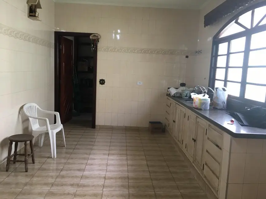 Foto 2 de Sala Comercial com 5 quartos para alugar, 282m2 em Itapevi - SP