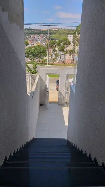 Foto 2 de Casa com 3 quartos à venda, 175m2 em Cajamar - SP