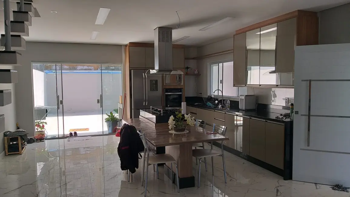 Foto 8 de Casa com 3 quartos à venda, 175m2 em Cajamar - SP