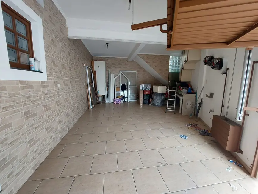 Casa com 3 quartos à venda, 210m2 em Osasco - SP - imagem 3 Foto 3 de Casa com 3 quartos à venda, 210m2 em Osasco - SP
