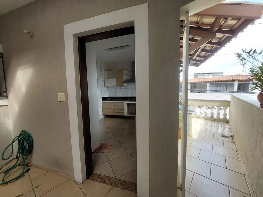 Casa com 3 quartos à venda, 210m2 em Osasco - SP - imagem 9 Foto 9 de Casa com 3 quartos à venda, 210m2 em Osasco - SP
