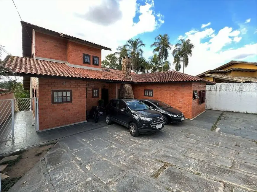 Foto 4 de Casa com 6 quartos à venda e para alugar, 600m2 em Chácara Roselândia, Cotia - SP