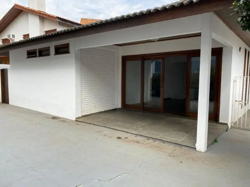 Foto 2 de Casa de Condomínio com 4 quartos à venda, 230m2 em Alphaville, Santana De Parnaiba - SP