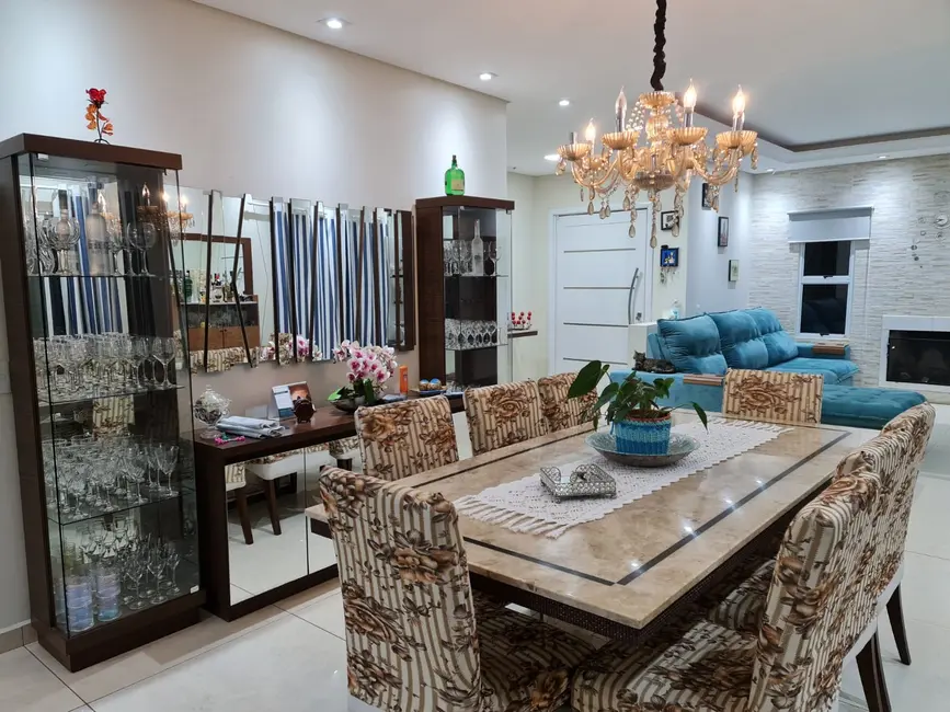 Foto 3 de Casa de Condomínio com 3 quartos à venda, 320m2 em Granja Caiapiá, Cotia - SP