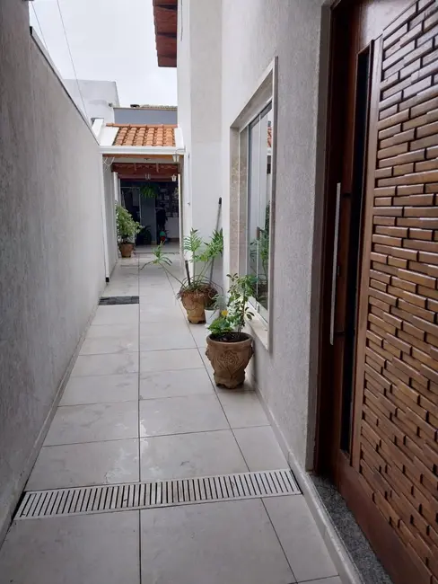 Casa com 3 quartos à venda, 220m2 em Centro, Aracariguama - SP - imagem 7 Foto 7 de Casa com 3 quartos à venda, 220m2 em Centro, Aracariguama - SP