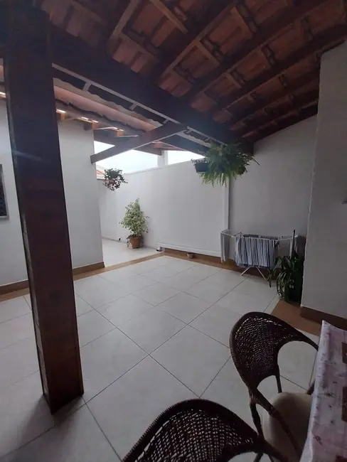 Foto 2 de Casa com 3 quartos à venda, 220m2 em Centro, Aracariguama - SP