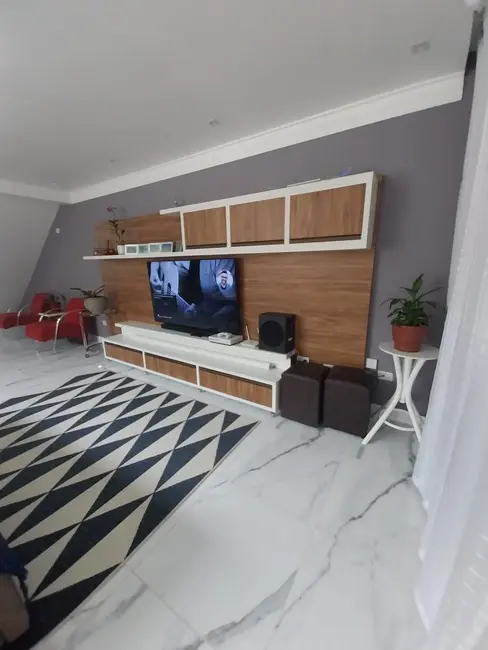 Casa com 3 quartos à venda, 220m2 em Centro, Aracariguama - SP - imagem 9 Foto 9 de Casa com 3 quartos à venda, 220m2 em Centro, Aracariguama - SP