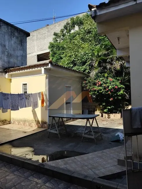 Casa com 2 quartos à venda, 258m2 em Jardim Gramacho, Duque De Caxias - RJ - imagem 6 Foto 6 de Casa com 2 quartos à venda, 258m2 em Jardim Gramacho, Duque De Caxias - RJ