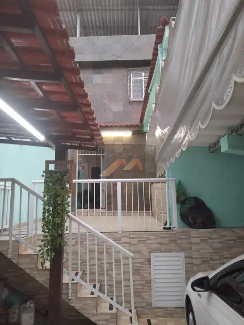 Casa com 2 quartos à venda, 320m2 em Centro, Duque De Caxias - RJ - imagem 3 Foto 3 de Casa com 2 quartos à venda, 320m2 em Centro, Duque De Caxias - RJ