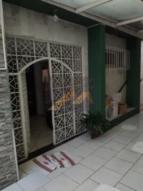 Casa com 2 quartos à venda, 80m2 em Centro, Nilopolis - RJ - imagem 3 Foto 3 de Casa com 2 quartos à venda, 80m2 em Centro, Nilopolis - RJ