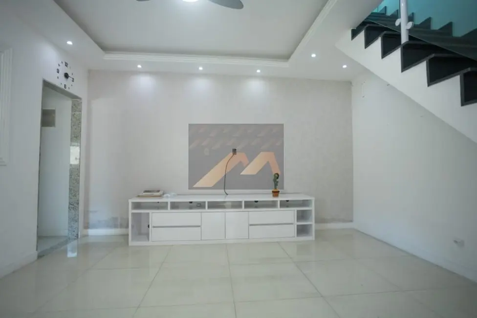Casa com 2 quartos à venda, 97m2 em Jardim Primavera, Duque De Caxias - RJ - imagem 4 Foto 4 de Casa com 2 quartos à venda, 97m2 em Jardim Primavera, Duque De Caxias - RJ