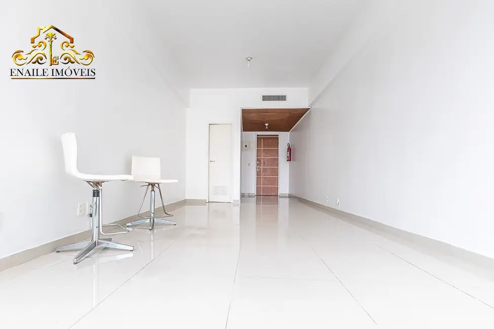 Sala Comercial à venda, 33m2 em Centro, Rio De Janeiro - RJ - imagem 3 Foto 3 de Sala Comercial à venda, 33m2 em Centro, Rio De Janeiro - RJ
