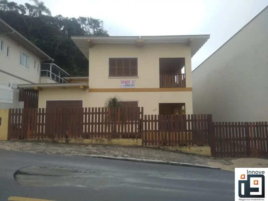 Foto 1 de Casa com 6 quartos à venda, 360m2 em Centro, Barra Velha - SC