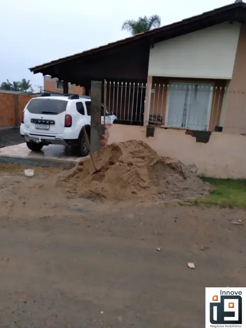 Foto 1 de Casa com 3 quartos à venda, 143m2 em Balneario Picarras - SC