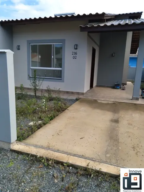 Foto 1 de Casa com 2 quartos à venda, 63m2 em Barra Velha - SC