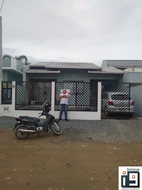 Foto 2 de Casa com 3 quartos à venda, 120m2 em Barra Velha - SC
