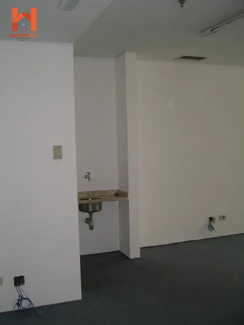 Sala Comercial para alugar, 42m2 em Cidade Monções, São Paulo - SP - imagem 6 Foto 6 de Sala Comercial para alugar, 42m2 em Cidade Monções, São Paulo - SP