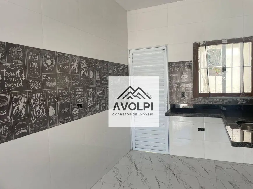 Foto 2 de Casa com 2 quartos à venda, 60m2 em Itanhaem - SP