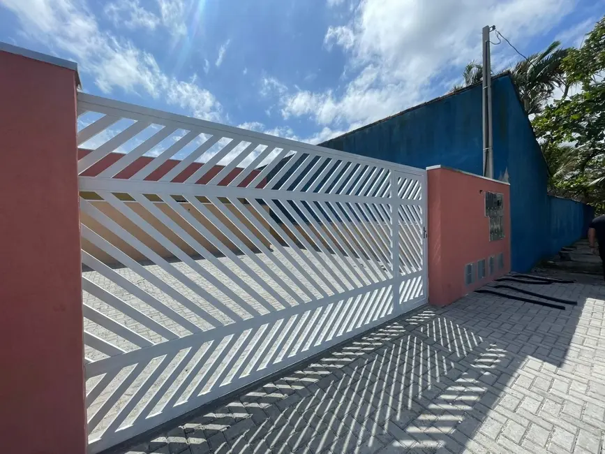 Foto 2 de Casa com 2 quartos à venda, 45m2 em Itanhaem - SP