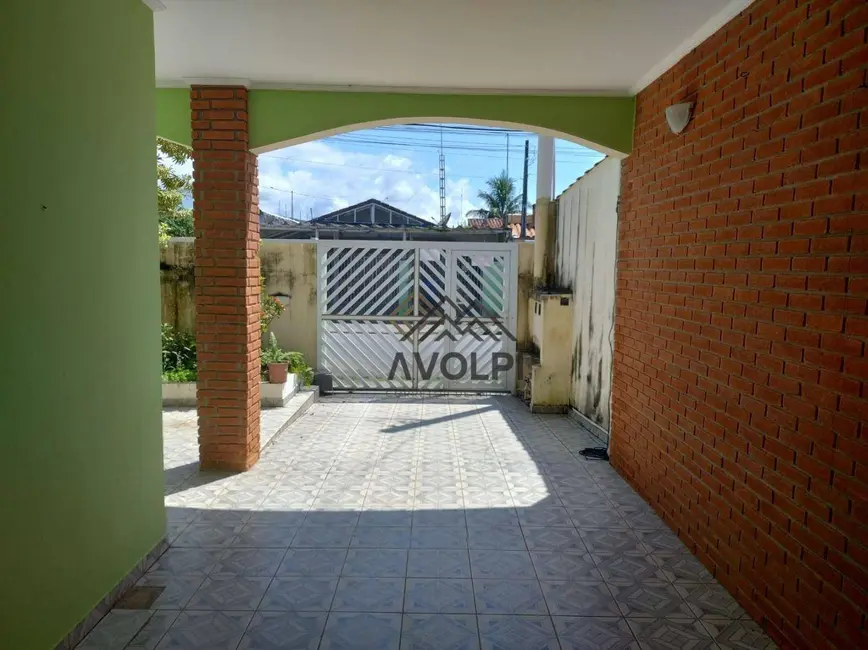 Sobrado com 5 quartos à venda, 271m2 em Itanhaem - SP - imagem 2 Foto 2 de Sobrado com 5 quartos à venda, 271m2 em Itanhaem - SP