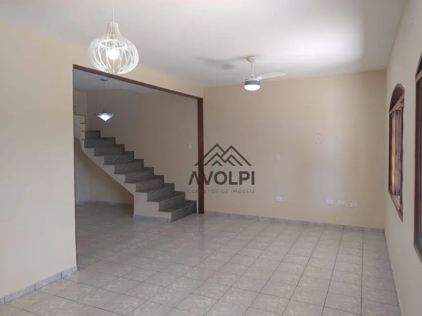 Sobrado com 5 quartos à venda, 271m2 em Itanhaem - SP - imagem 4 Foto 4 de Sobrado com 5 quartos à venda, 271m2 em Itanhaem - SP