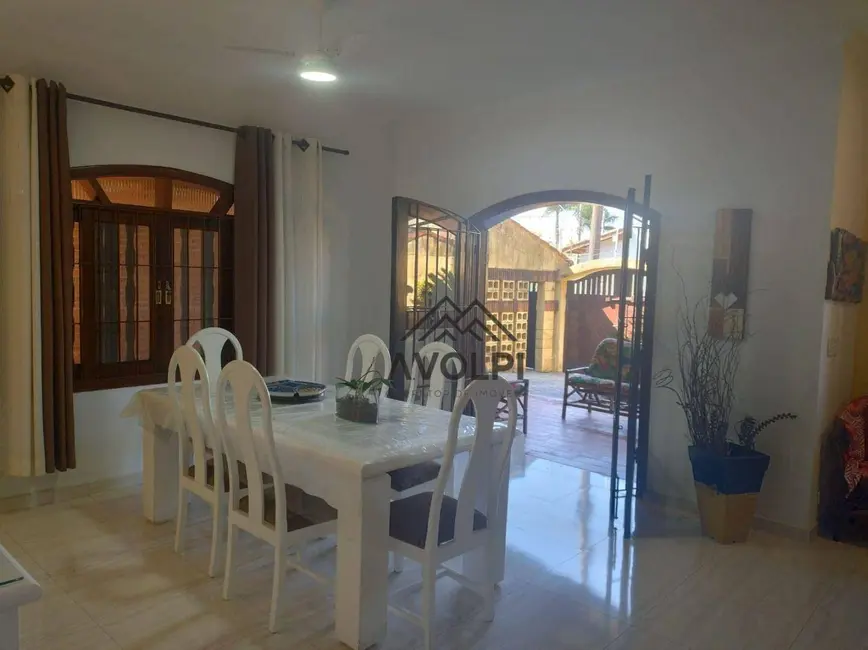 Foto 4 de Casa com 4 quartos à venda, 910m2 em Itanhaem - SP
