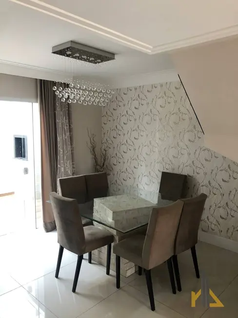 Sobrado com 3 quartos à venda, 166m2 em Atuba, Curitiba - PR - imagem 3 Foto 3 de Sobrado com 3 quartos à venda, 166m2 em Atuba, Curitiba - PR