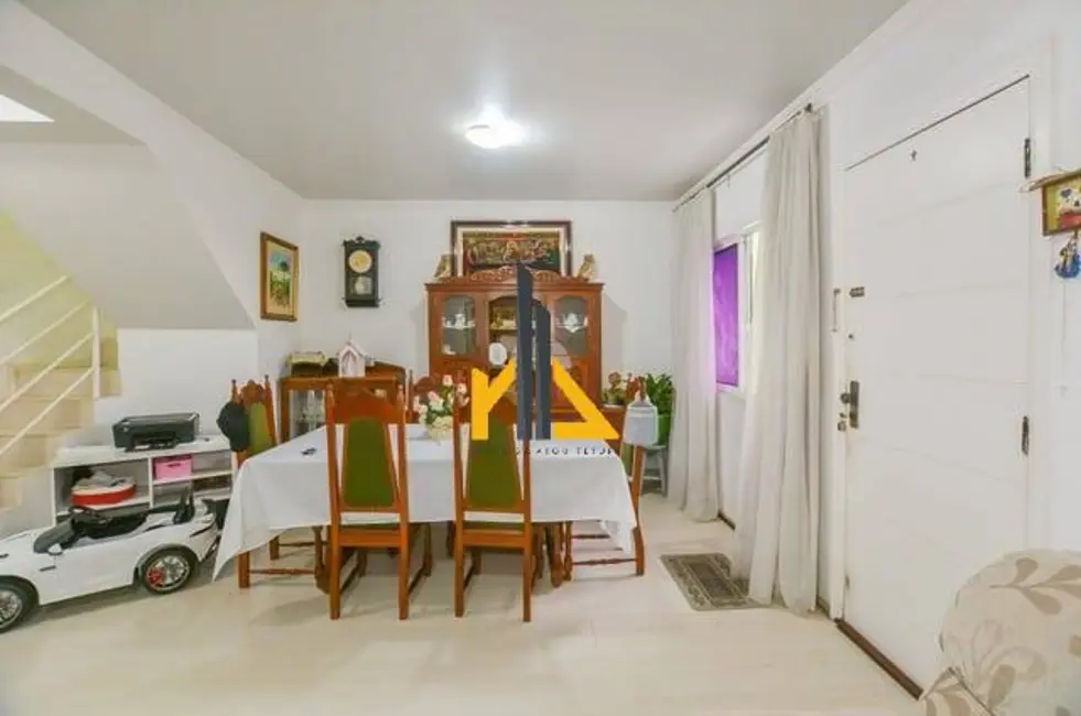 Sobrado com 3 quartos à venda, 134m2 em Fanny, Curitiba - PR - imagem 9 Foto 9 de Sobrado com 3 quartos à venda, 134m2 em Fanny, Curitiba - PR