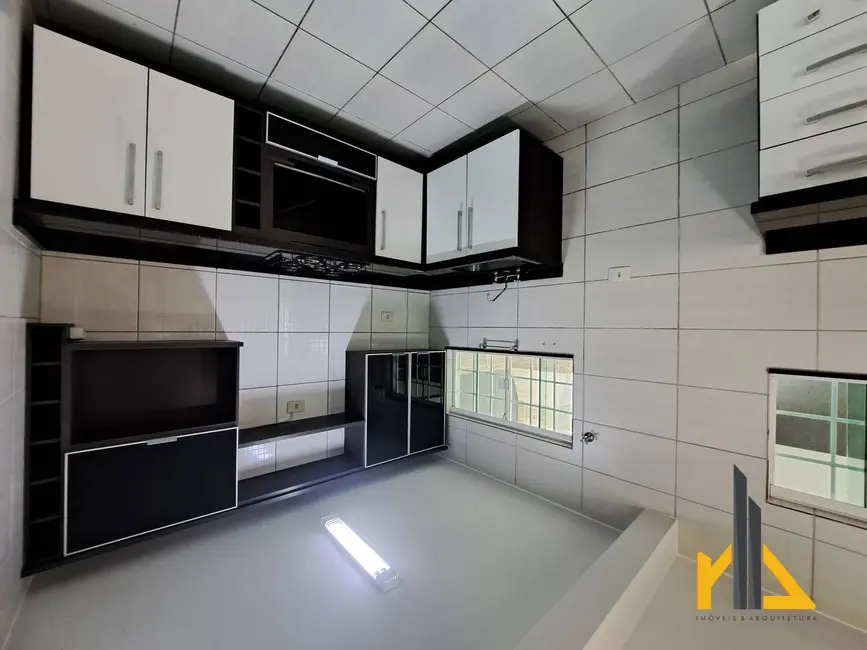Casa com 3 quartos à venda, 170m2 em Cidade Jardim, Sao Jose Dos Pinhais - PR - imagem 3 Foto 3 de Casa com 3 quartos à venda, 170m2 em Cidade Jardim, Sao Jose Dos Pinhais - PR