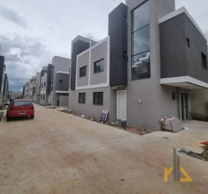 Foto 2 de Casa com 3 quartos à venda, 135m2 em Uberaba, Curitiba - PR